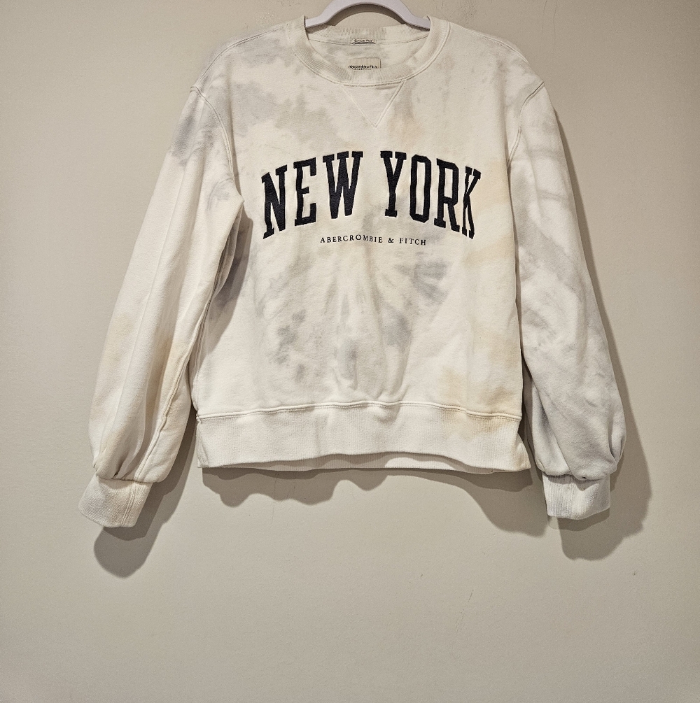Abercrombie & Fitch Women's Cream Tie-Dye 'New York' Crewneck Sweatshirt